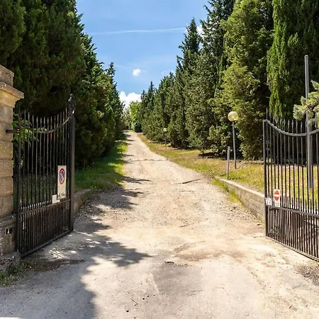 Country House *